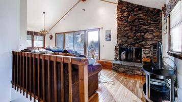 House, Multiple Beds, Mountain View (Sweet Life) | Living area | Flat-screen TV, DVD player