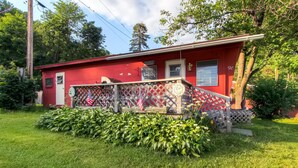 Front of property - Kamp Koby - GetAway (Hubbardton)