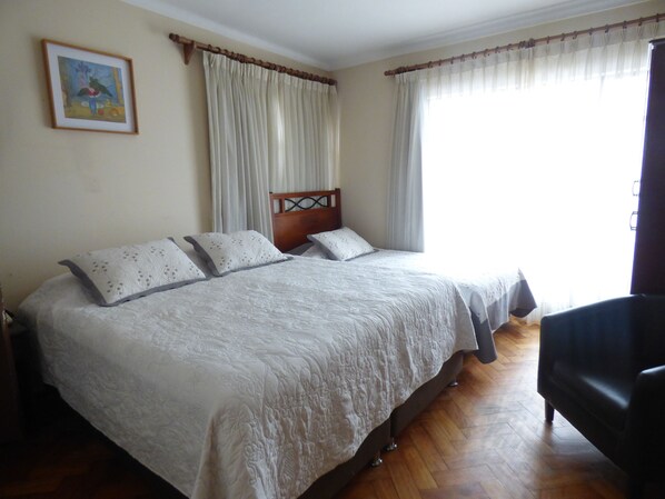 三人房 | 熨斗/熨衣板、免費無線上網