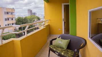 32-inch flat-screen TV with cable channels, TV