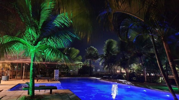 Kolam renang outdoor