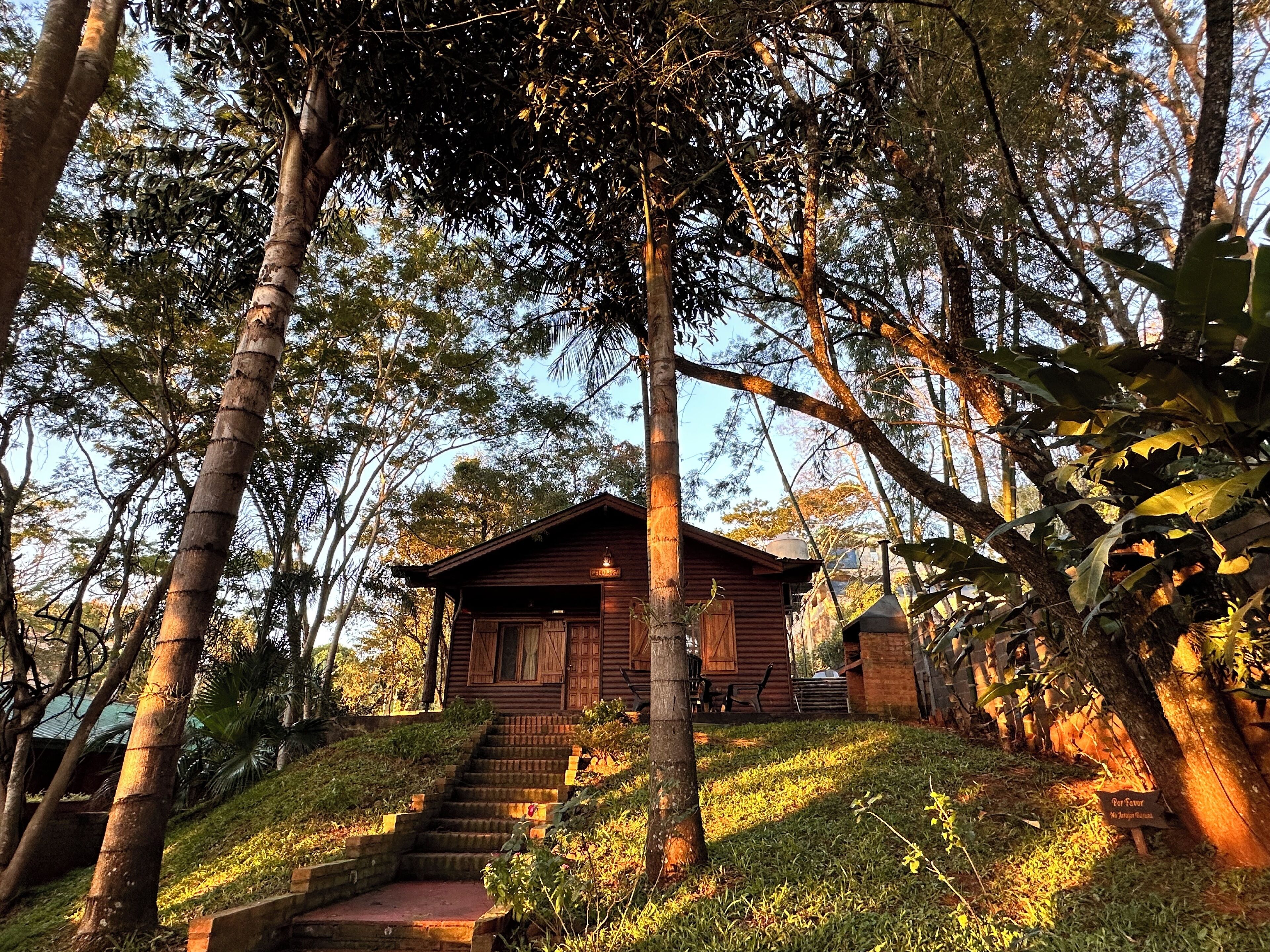 Cubrecamas, decoración personalizada y muebles diferentes 