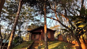 Cubrecamas, decoración personalizada y muebles diferentes