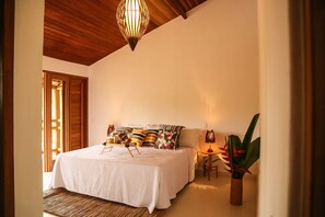 Room (Master) | Minibar, blackout drapes, free WiFi