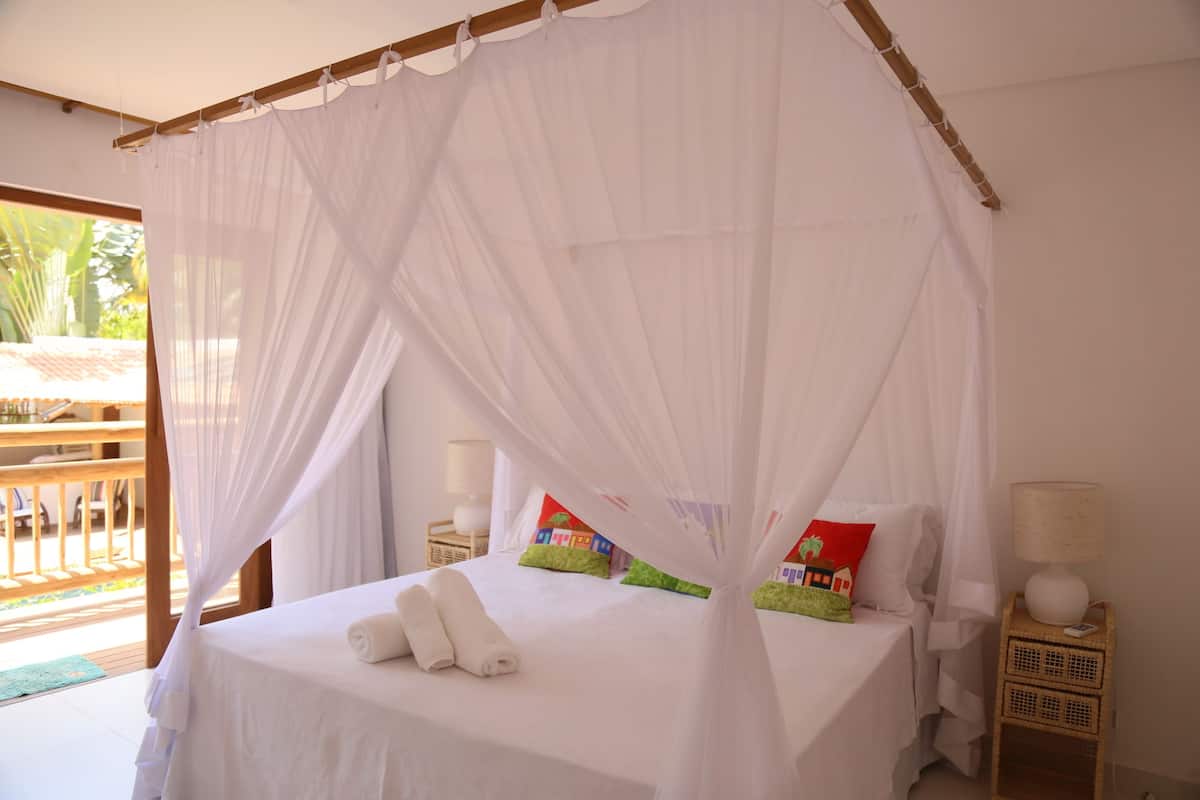 Minibar, blackout curtains, free WiFi