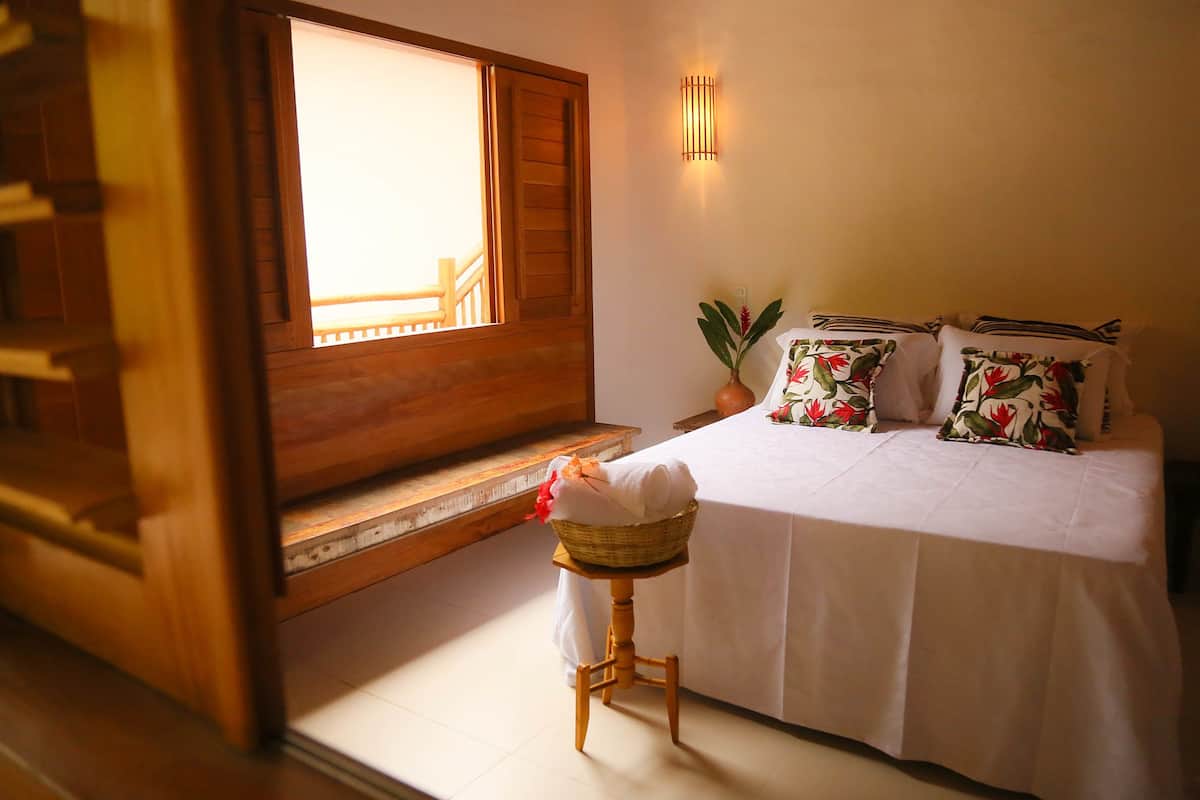 Minibar, blackout curtains, free WiFi