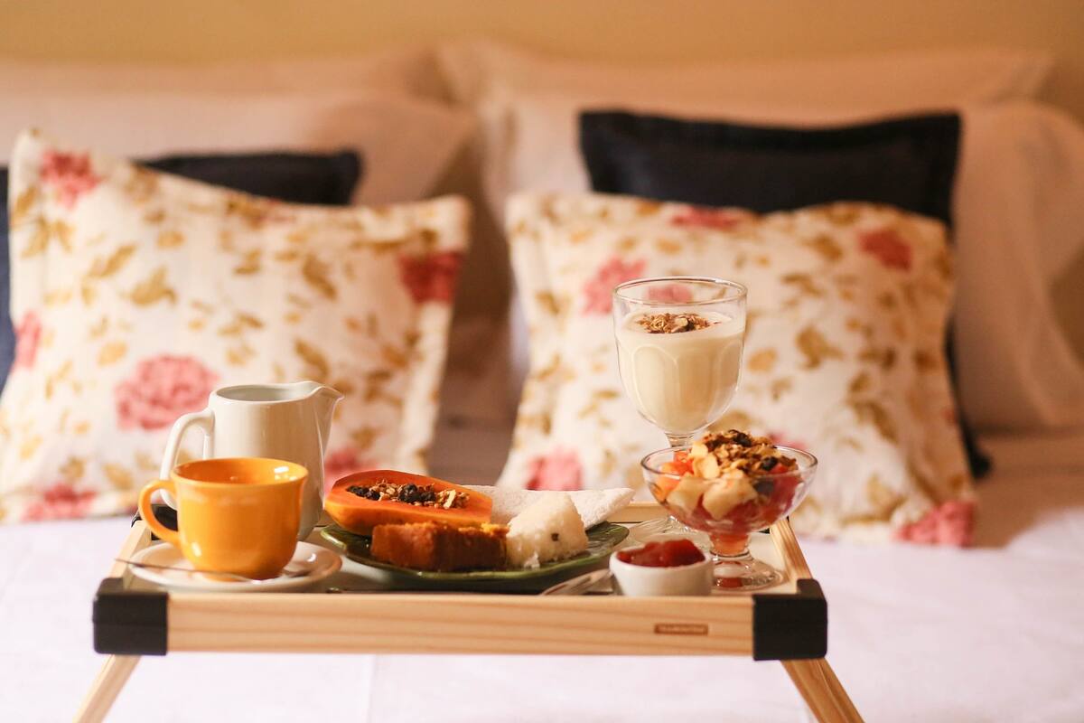 Minibar, blackout curtains, free WiFi