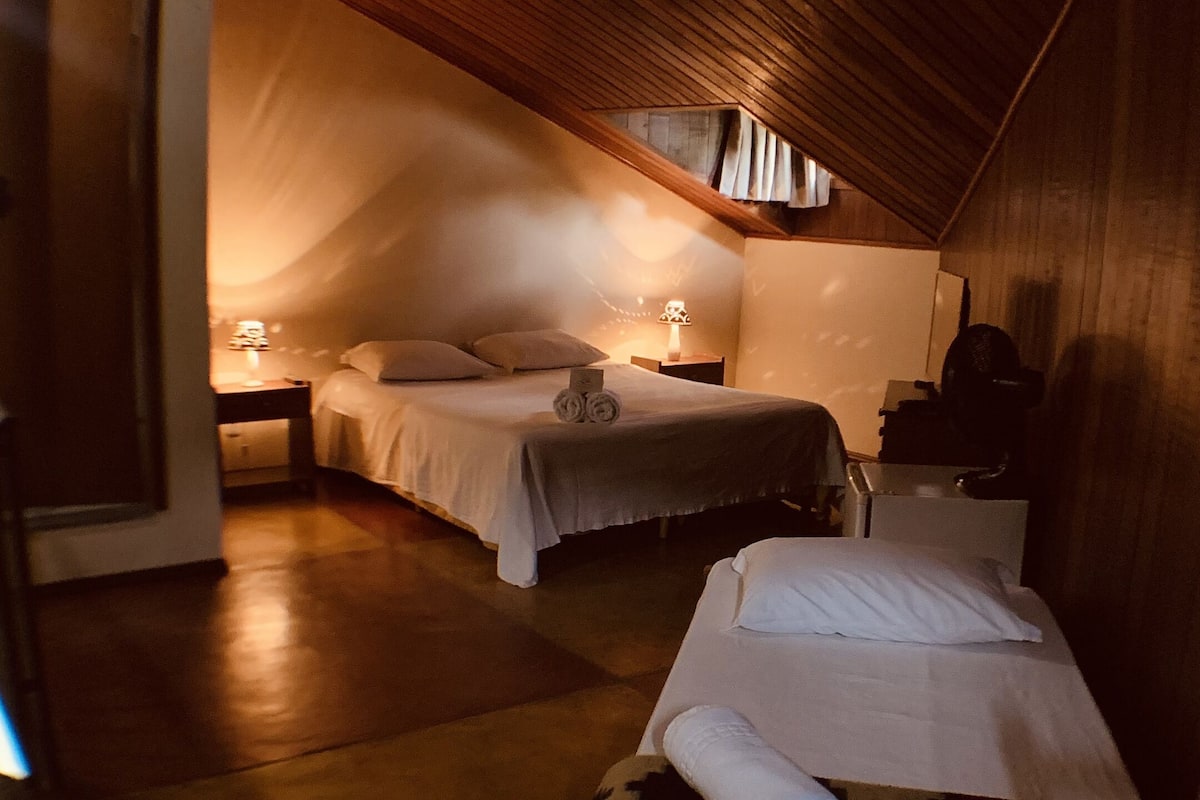 superior terreo ou sotao | 1 bedroom, free wifi, bed sheets