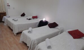 Basic Quadruple Room | In-room safe, free WiFi, bed sheets - Altea Hotel de Rosario (Rosario)