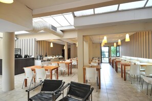 Dining - Alpre Hotel (Villa Carlos Paz)