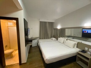 Minibar, bureau, rideaux occultants, chambres insonorisées