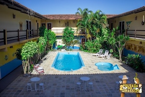 Outdoor pool - Pousada dos Girassois (Prado)