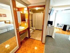 Basic Room, Accessible | Bathroom