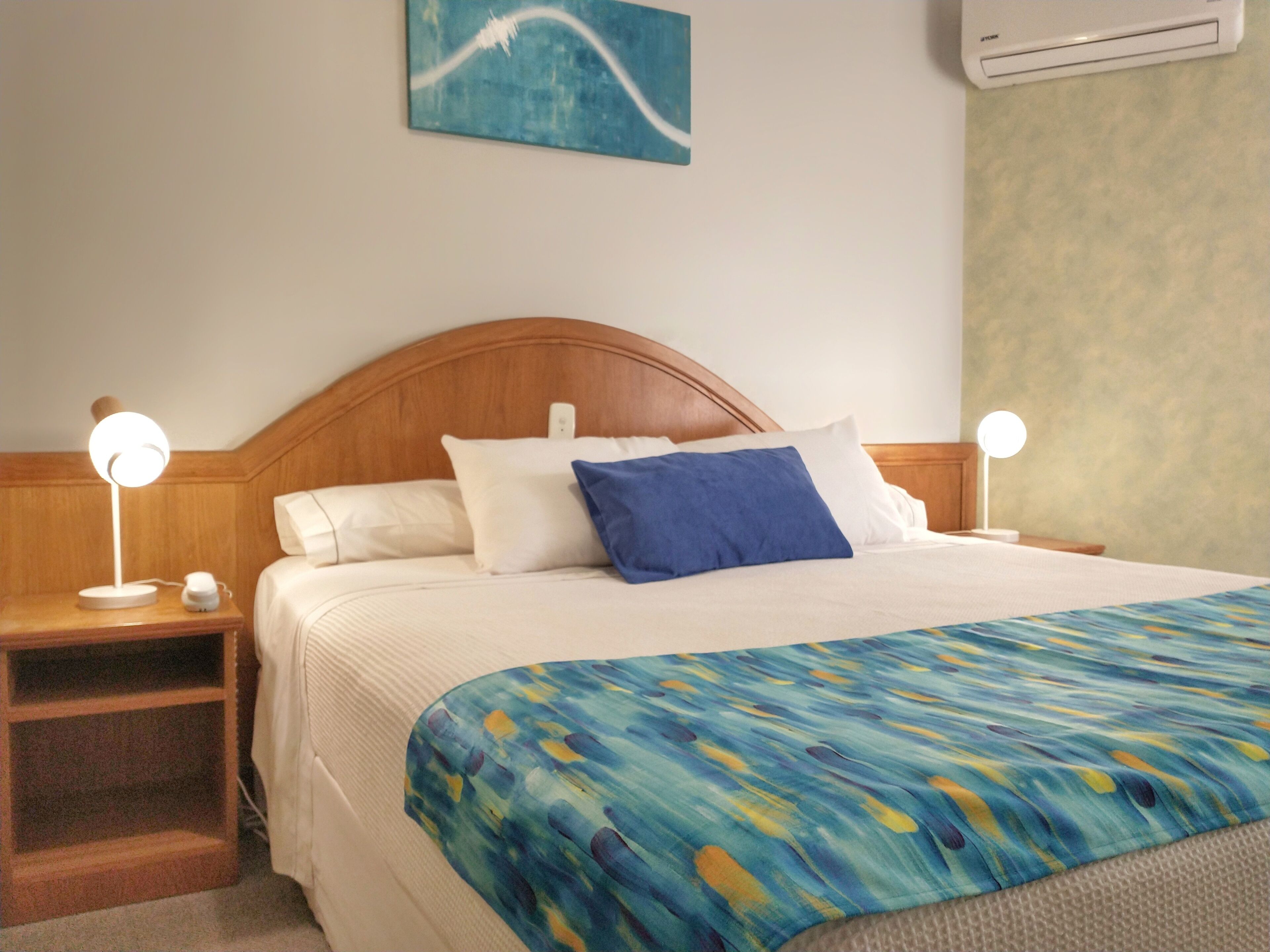 Minibar, in-room safe, free WiFi, bed sheets