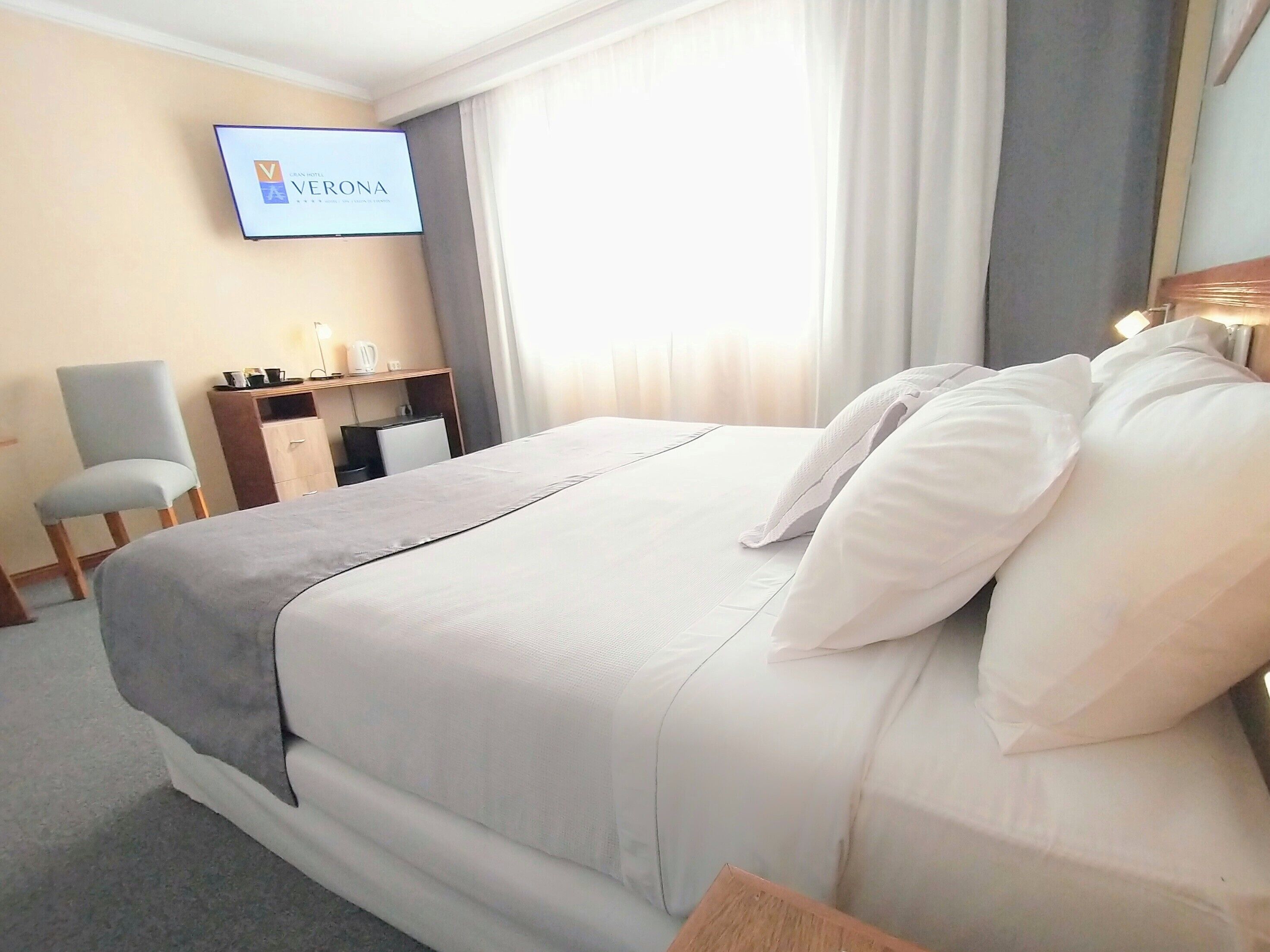 Habitación doble superior | Minibar, caja de seguridad en la habitación, wifi gratis y ropa de cama 