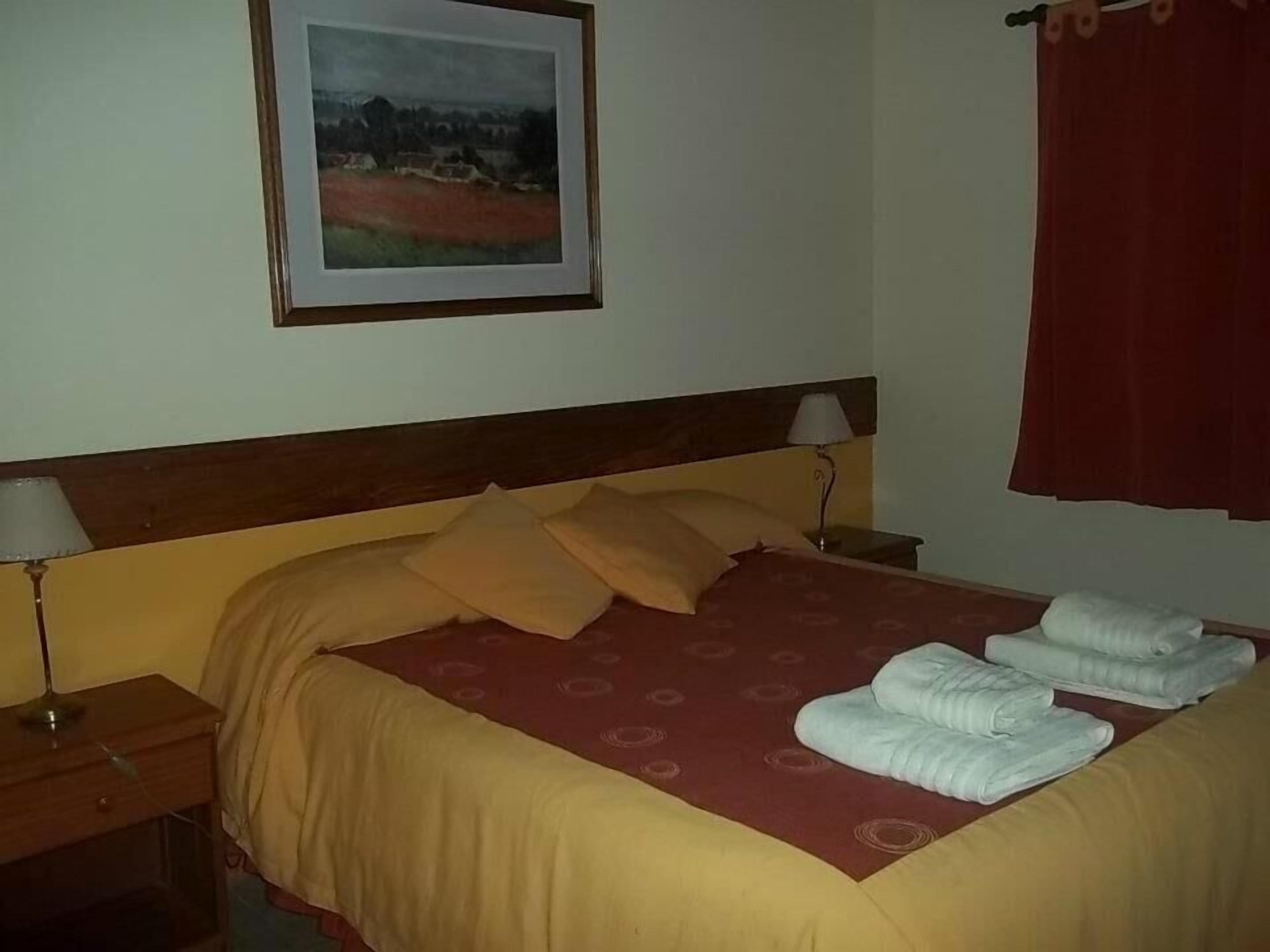 Free cots/infant beds, free WiFi