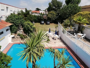 Seasonal outdoor pool - Hotel Shelter (Mar de Ajo)