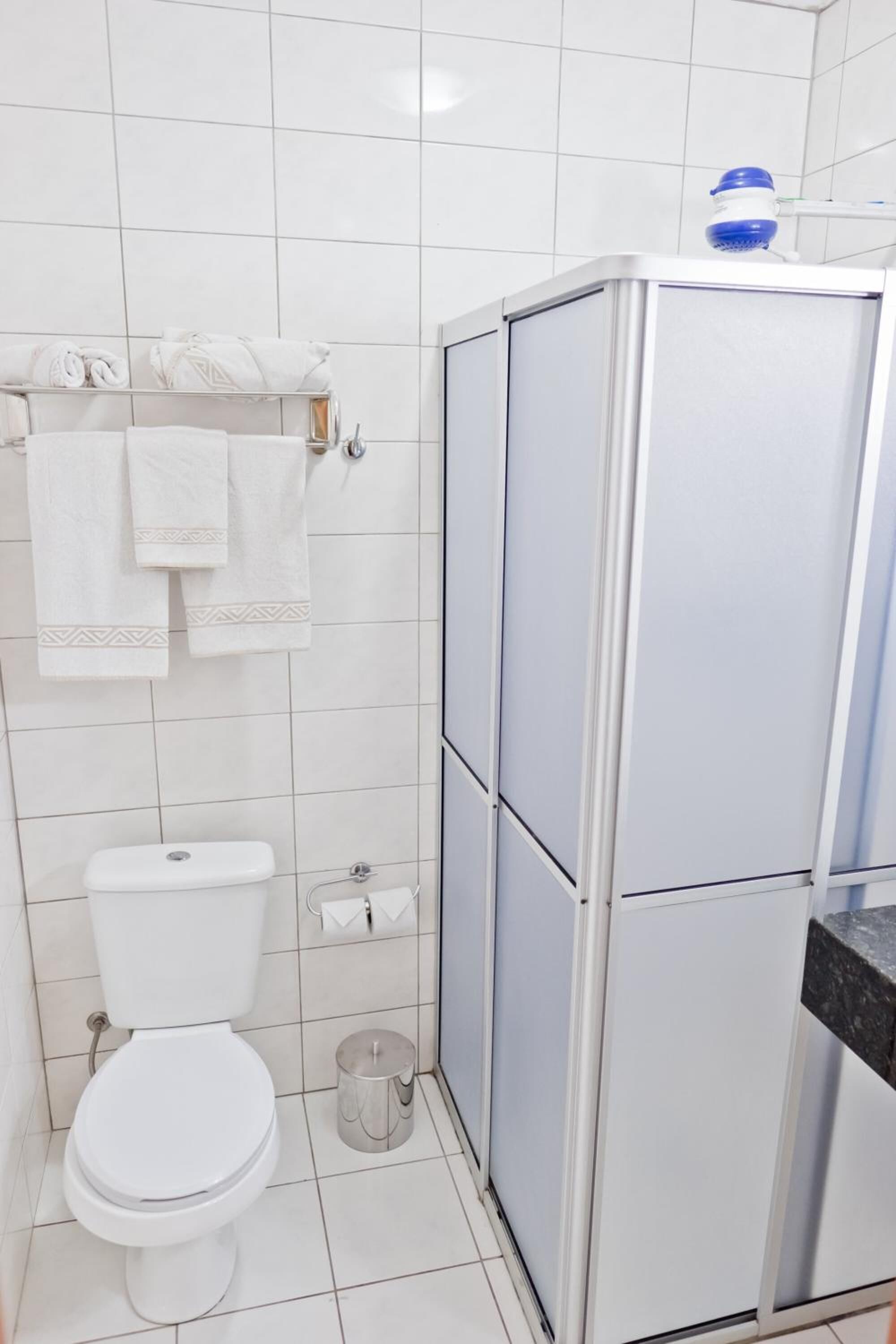 shower, rainfall showerhead, free toiletries, hair dryer