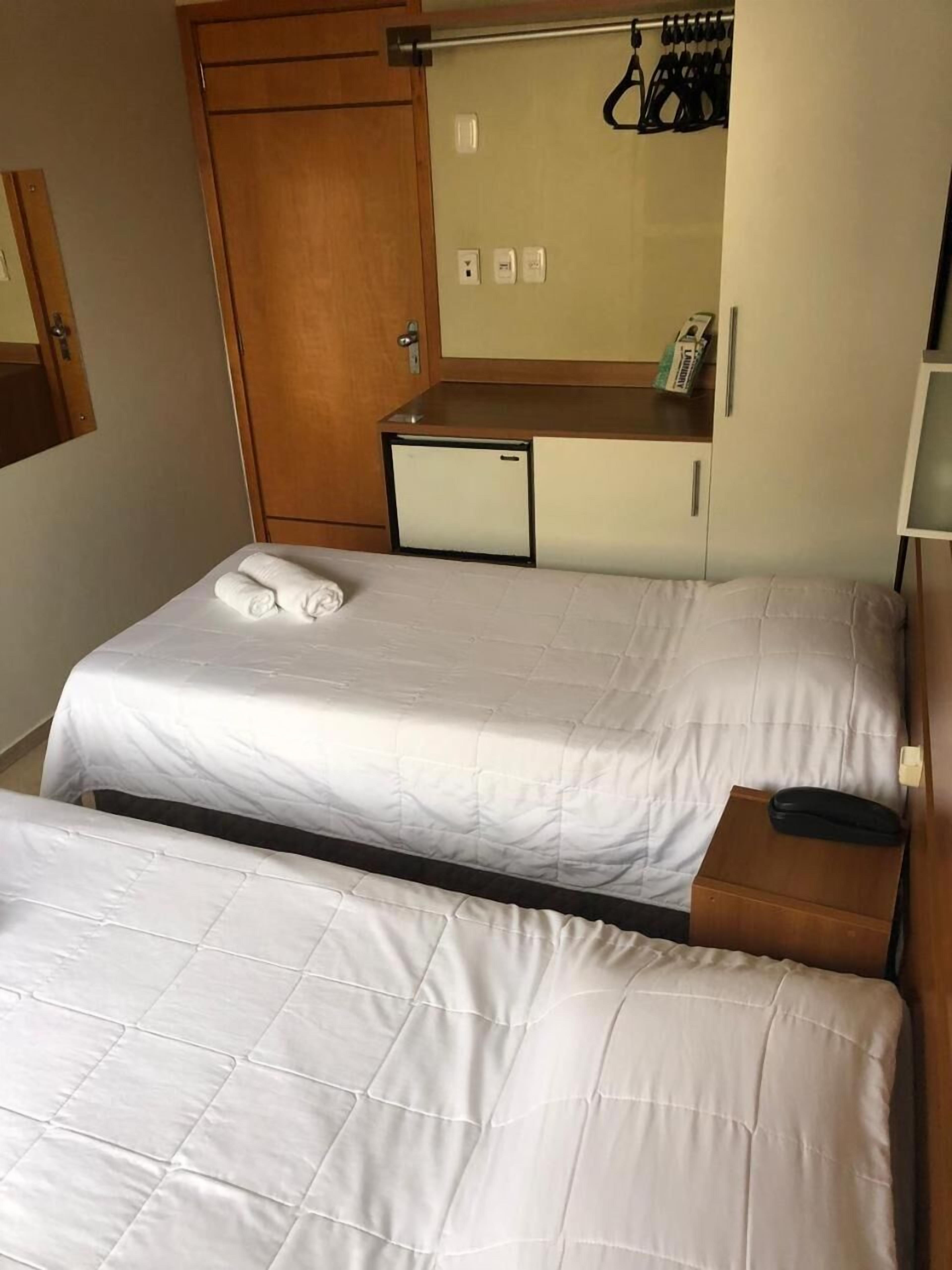standard twin room | 1 bedroom, minibar, free wifi, bed sheets