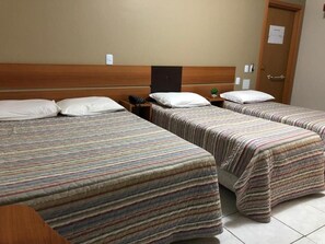 Minibar, wifi gratis y ropa de cama 