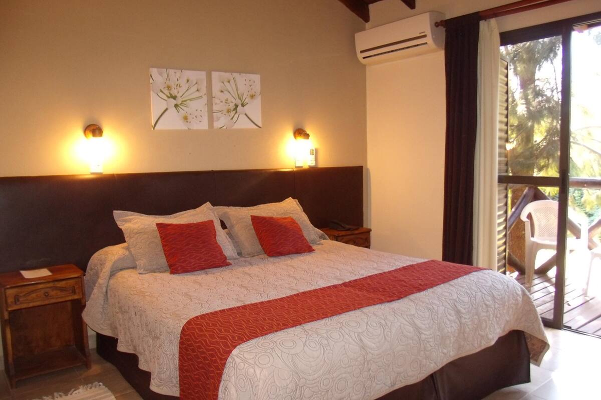 In-room safe, desk, WiFi (free), bed sheets