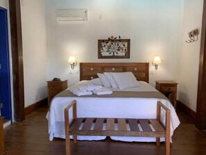 Minibar, in-room safe, free WiFi, bed sheets - Hotel Ponta do Morro (Tiradentes)