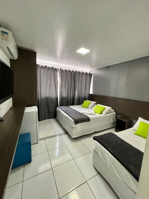 标准房 | 迷你吧、遮光窗帘、熨斗/熨板、免费 WiFi