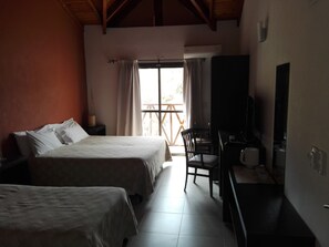 Comfort Quadruple Room, Mountain View | Free WiFi, bed sheets - Posada Barrancas Del Sol (Merlo)