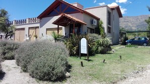 Garden view - Posada Barrancas Del Sol (Merlo)
