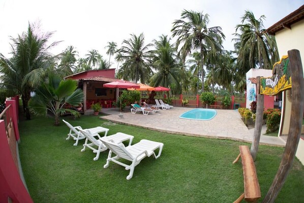 Outdoor pool, sun loungers - Pousada Recanto dos Milagres (São Miguel dos Milagres)