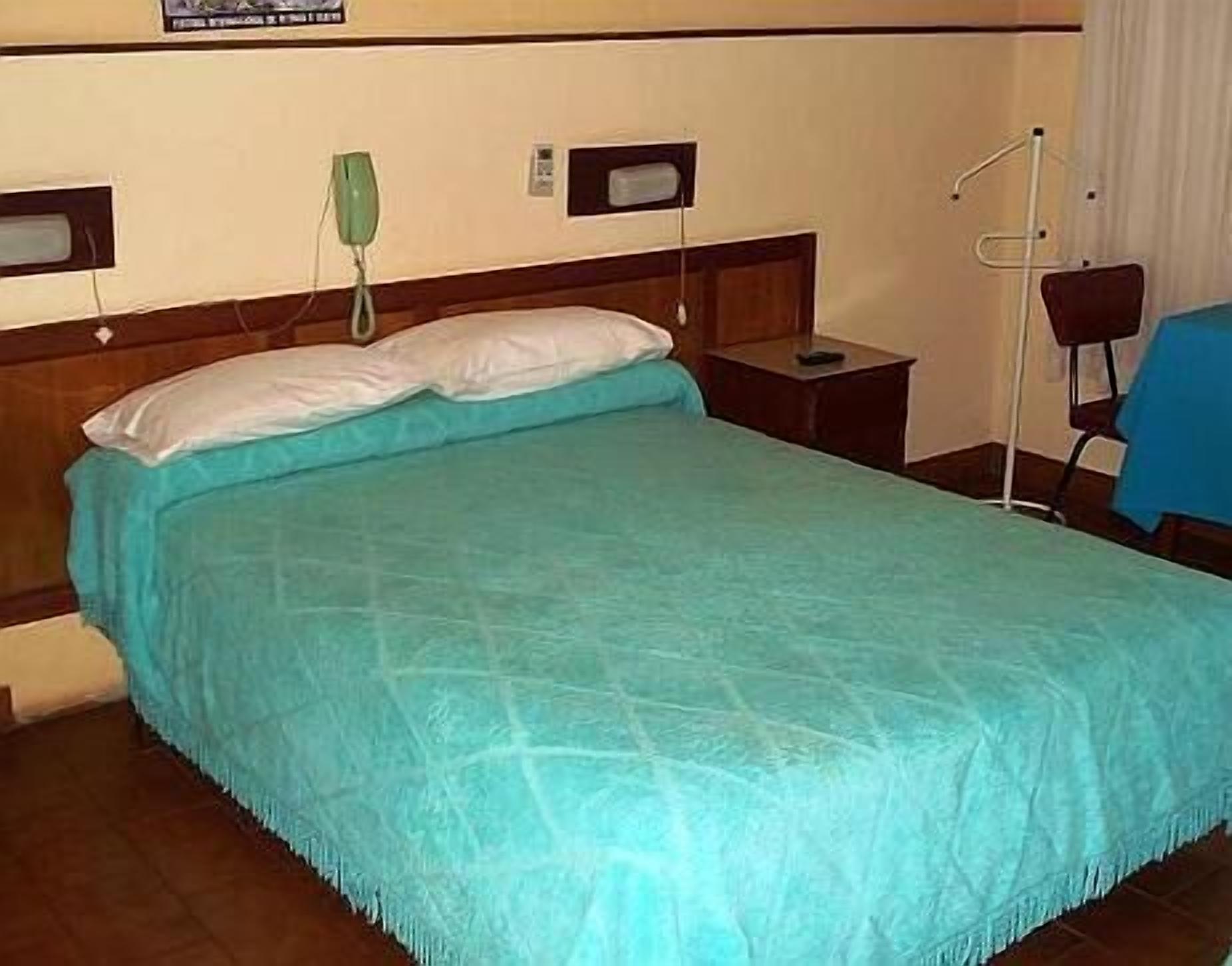 Iron/ironing board, free WiFi