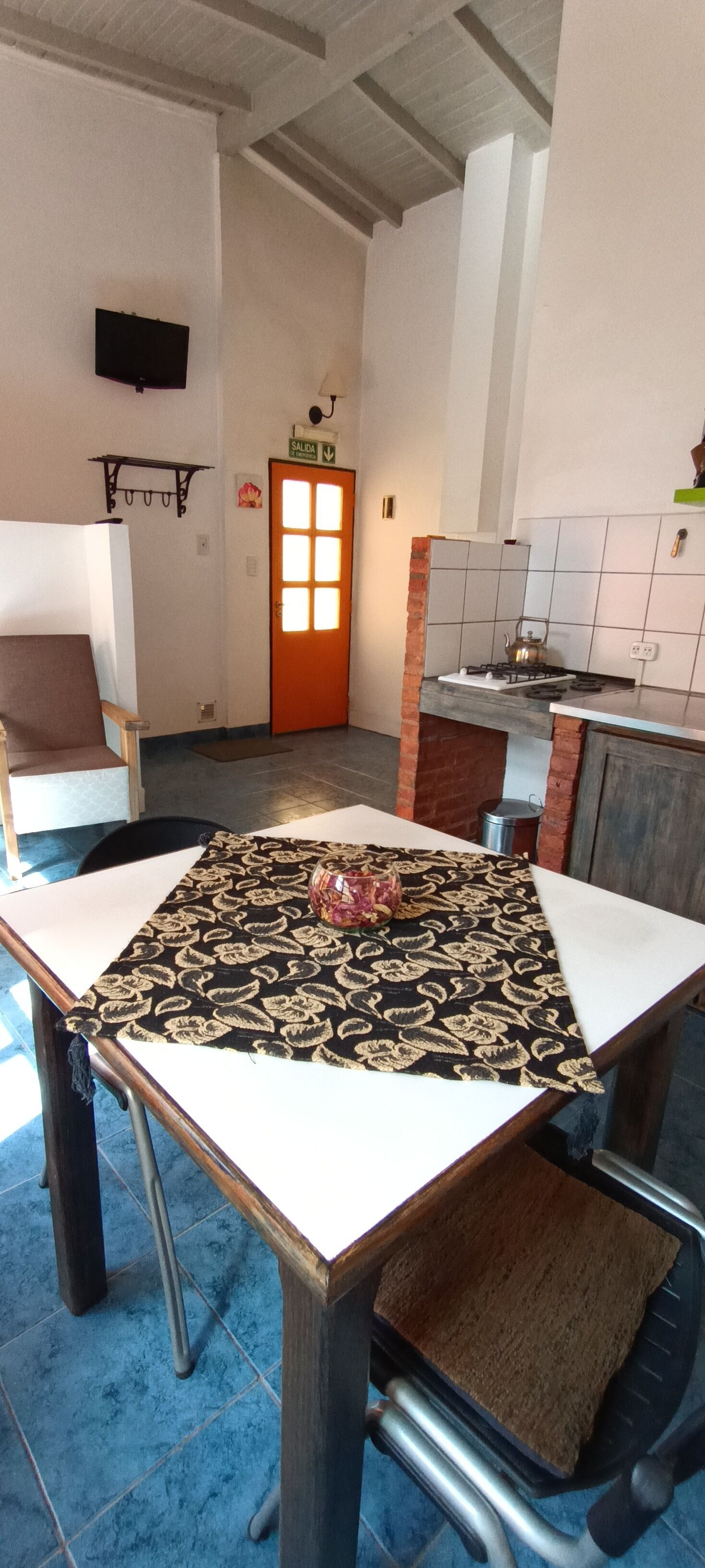 Traditional Apartment, 1 Bedroom | Private kitchen | Coffee/tea maker, oven, toaster, cookware/dishes/utensils