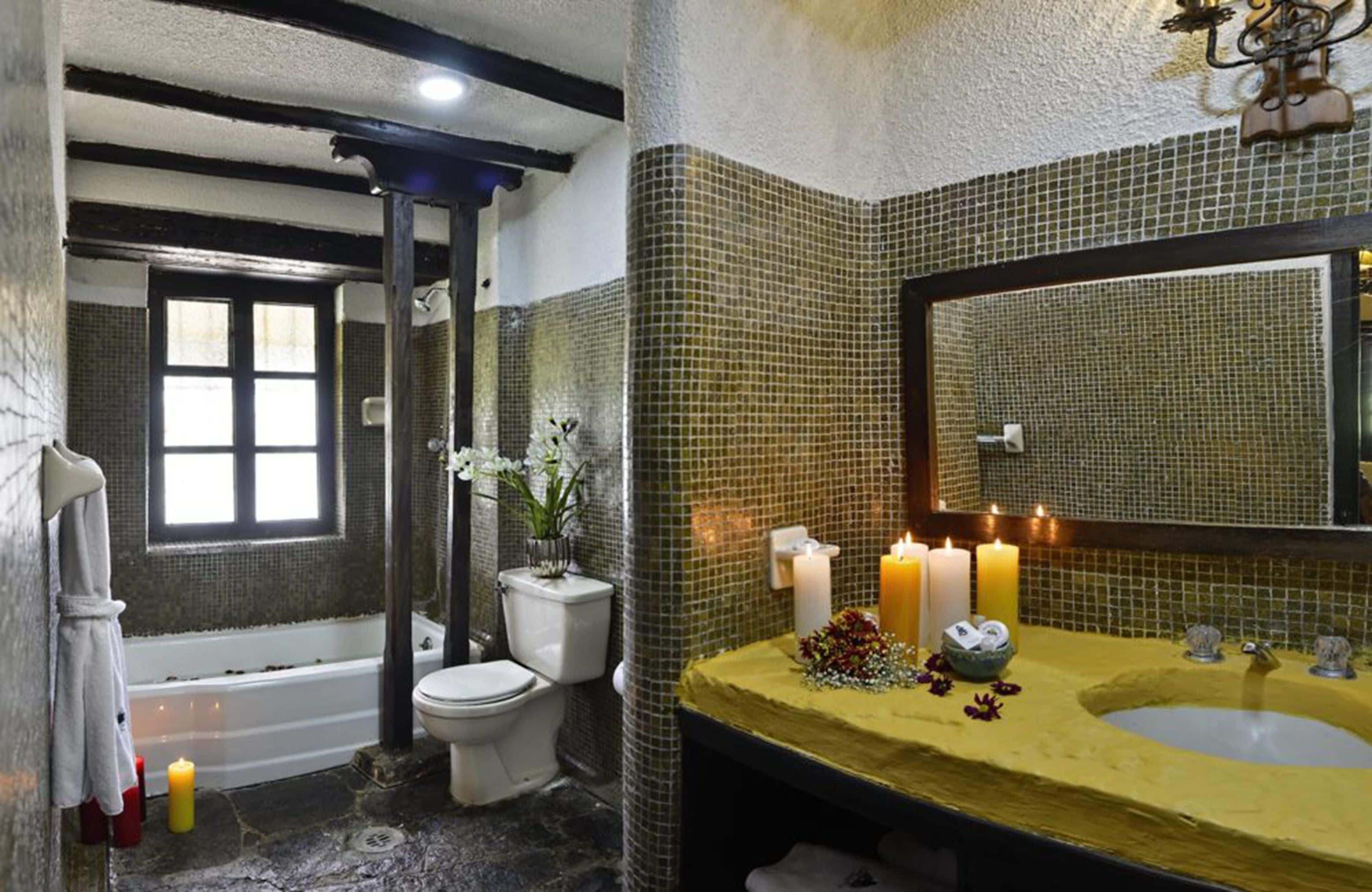 Ducha, artículos de tocador gratuitos, secador de pelo, batas