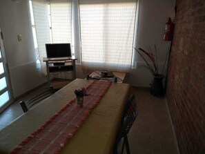Tweepersoonskamer | Woonkamer | Ledtelevisie