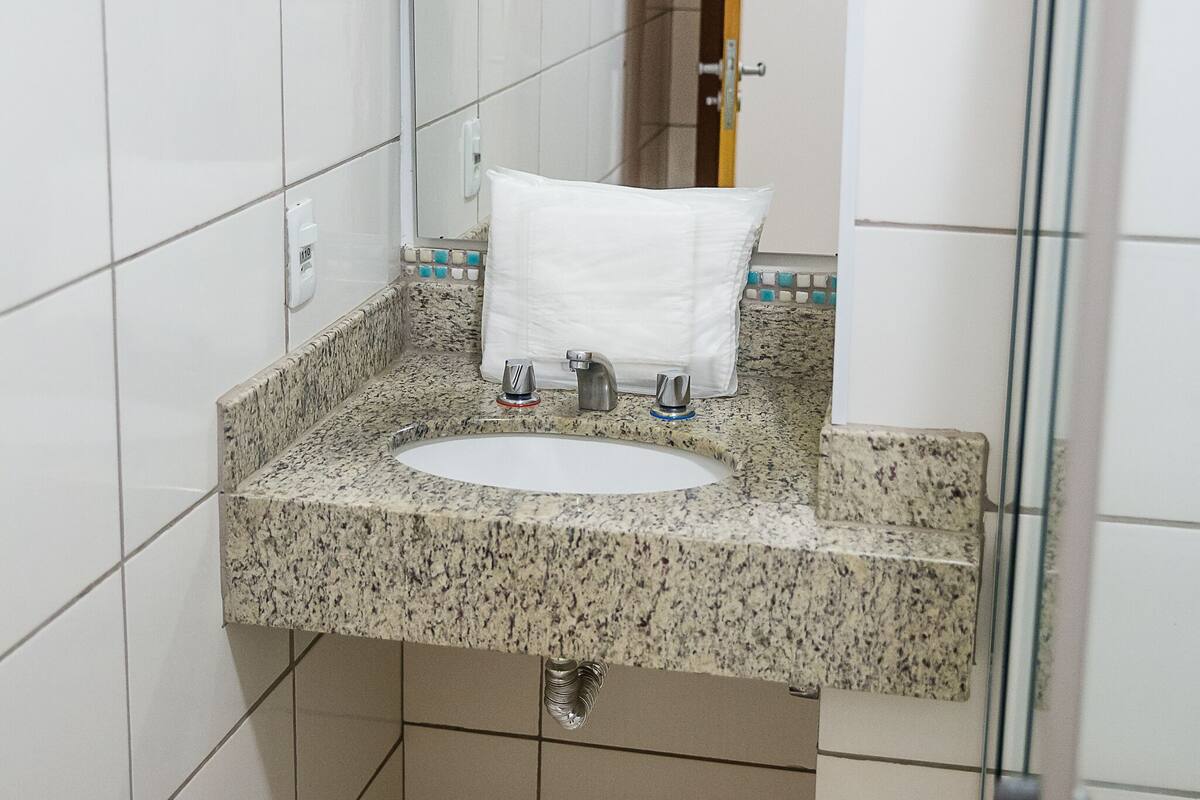 shower, free toiletries, towels, soap