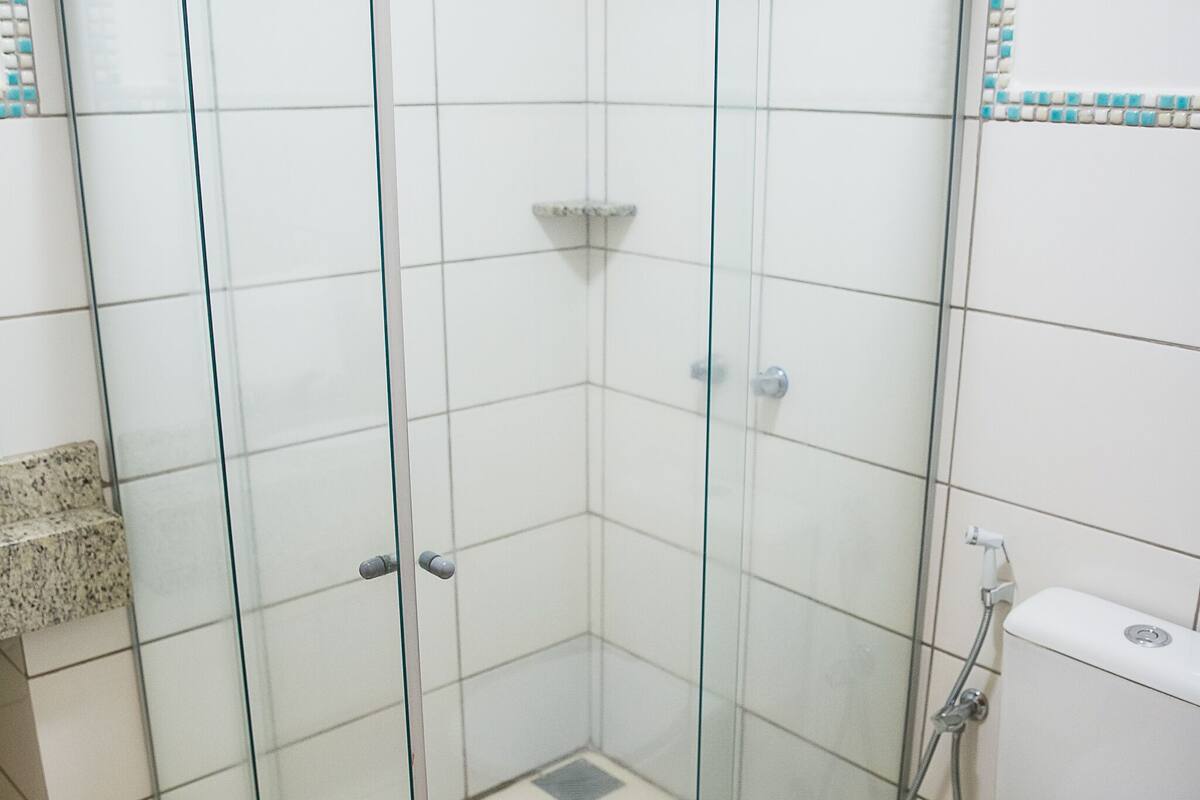 shower, free toiletries, towels, soap