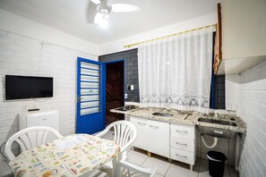 Private kitchen - Pousada Natureza Florianopolis (Florianópolis)