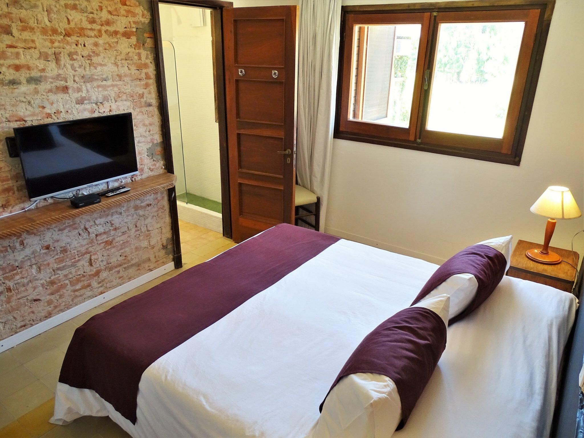 Frigobar, Wi-Fi de cortesia, roupa de cama