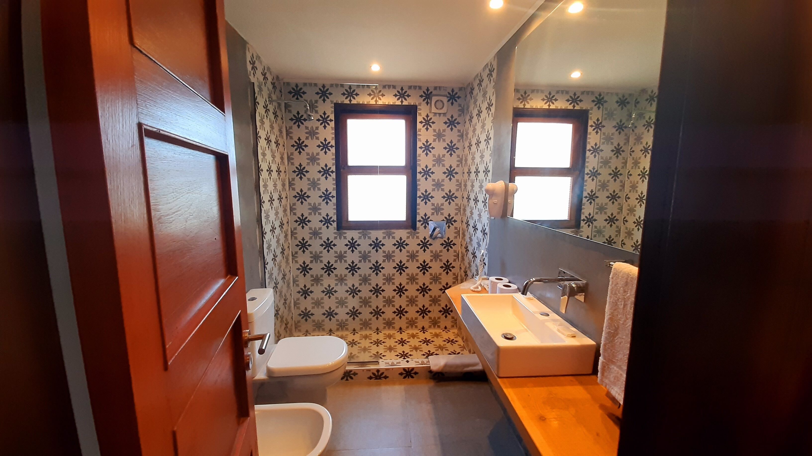 deluxe apartment, 2 bedrooms | bathroom | shower, bidet, towels, soap