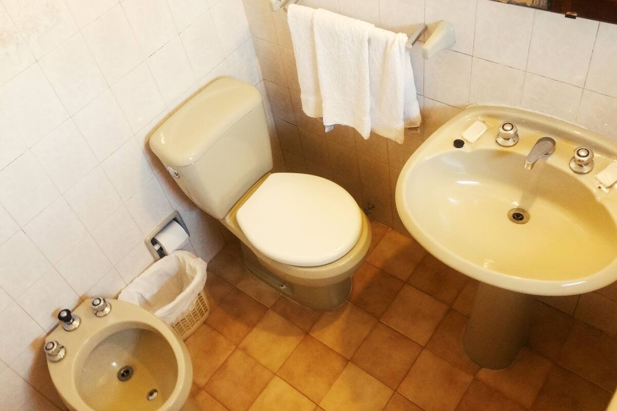 standard triple room | bathroom | shower, bidet, towels, soap