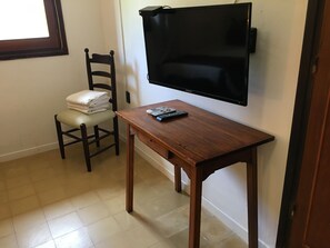 Standard Apartment, 2 Bedrooms | 2 bedrooms, minibar, free WiFi, bed sheets