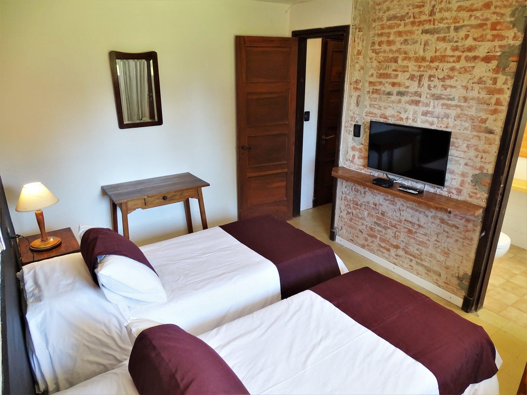 Minibar, free WiFi, bed sheets