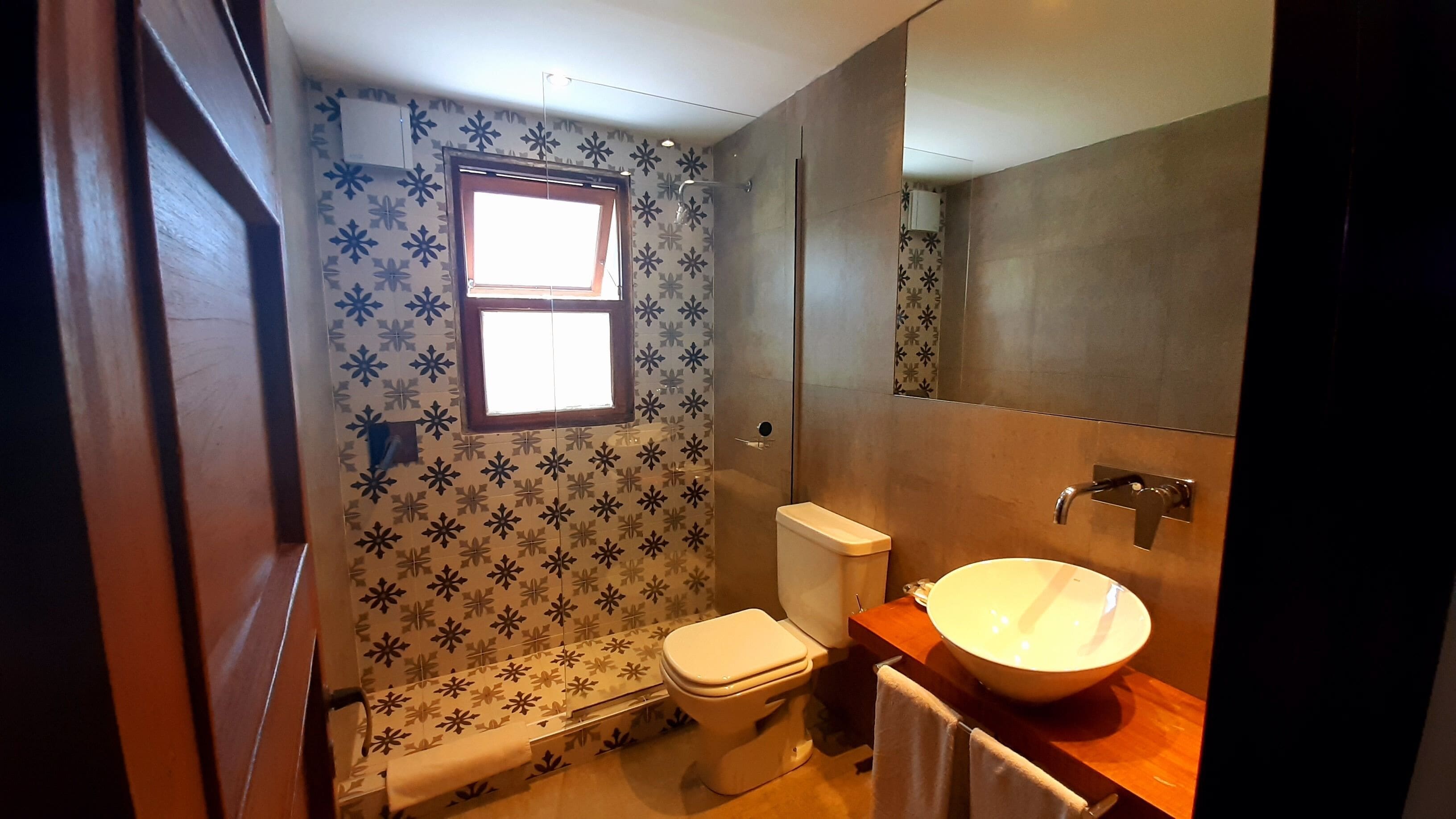 superior apartment, 2 bedrooms | bathroom | shower, bidet, towels, soap
