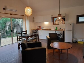 Hytte – deluxe | Minibar, wi-fi (inkludert) og sengetøy