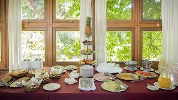 Colazione a buffet inclusa