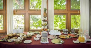 Buffet déjeuner gratuit