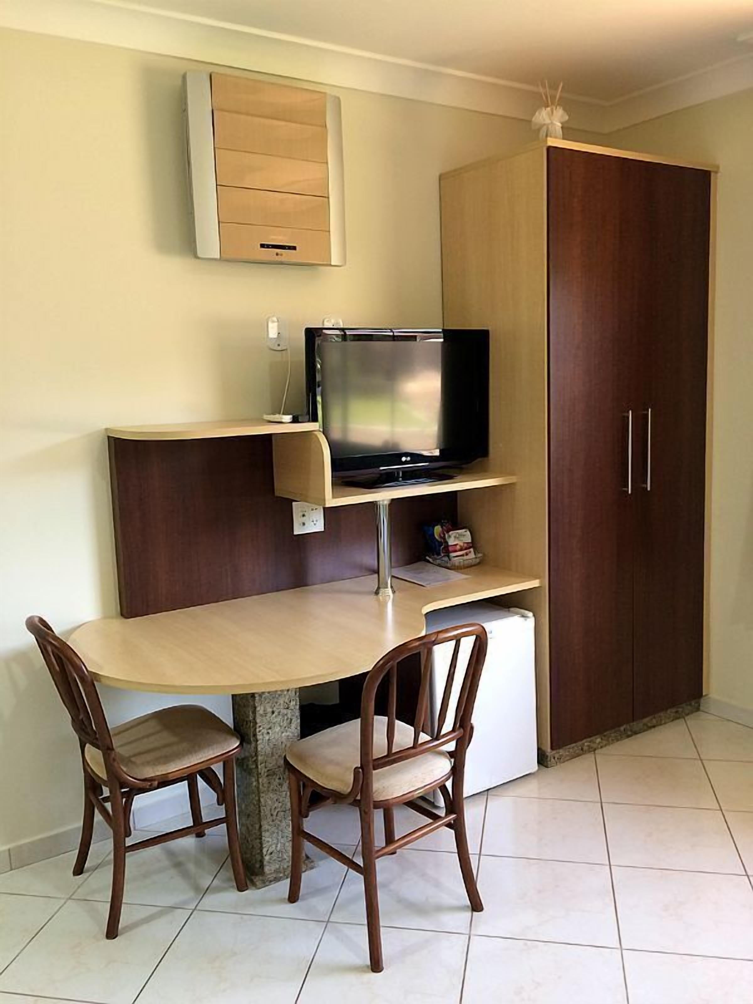 32-inch led tv with cable channels, tv