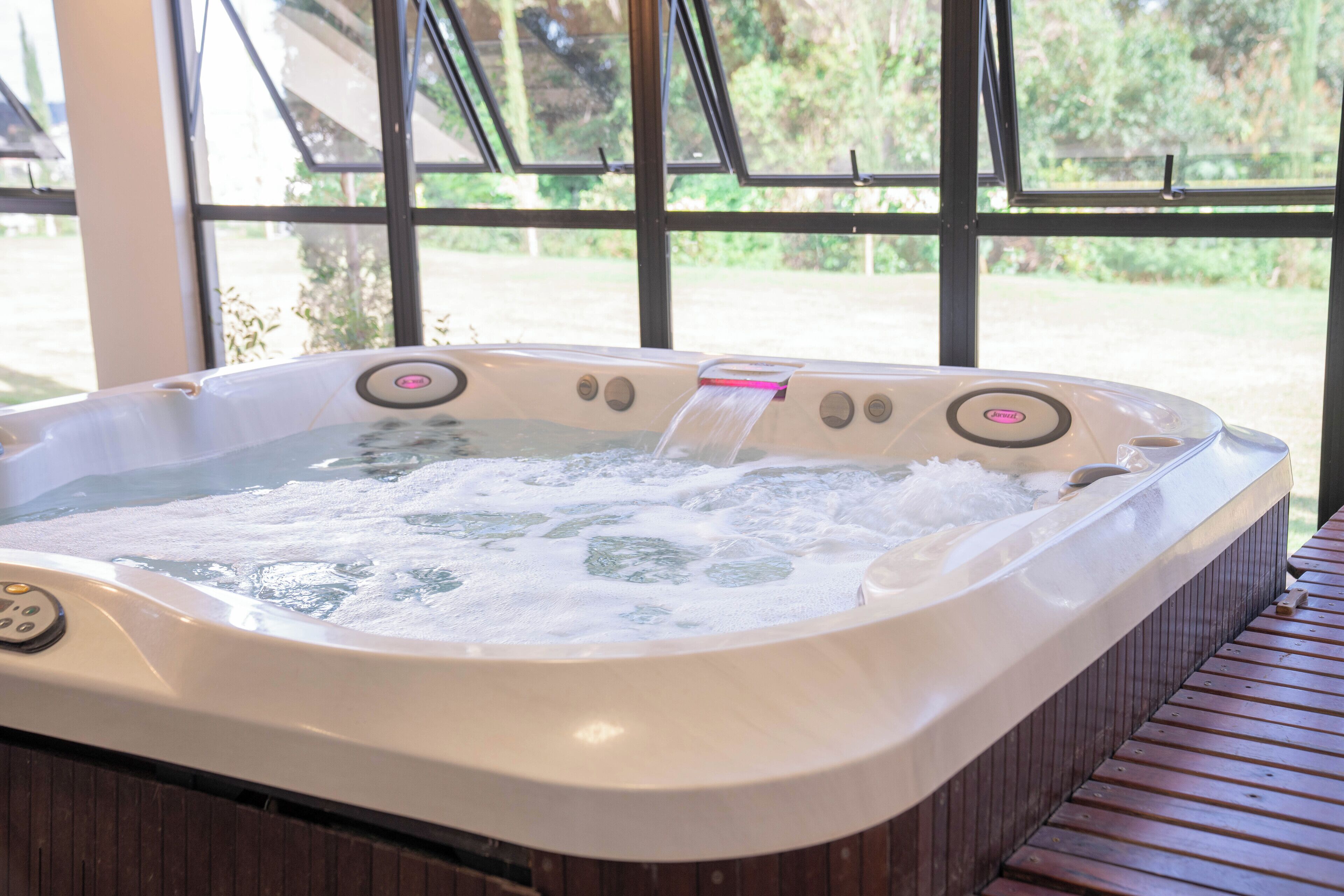 indoor pool, outdoor pool, open 8:00 am to 10:00 pm, pool loungers