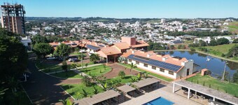 Hotel Lago Dourado