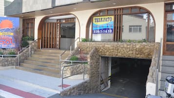 Fachada da propriedade